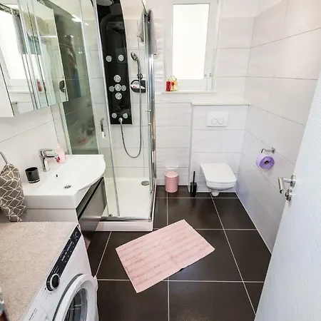 Newcity Apartman Novigrad (Dalmatia)
