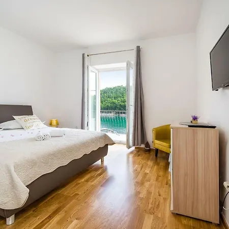 Newcity Novigrad (Dalmatia)